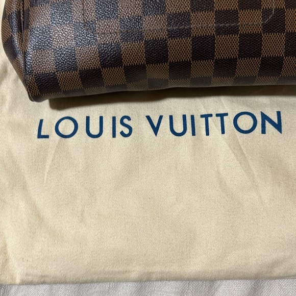 Everyday Louis Vuitton crossbody bag - Picture 4 of 10